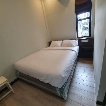 Circle One Hotel Palembang Buitenkant foto