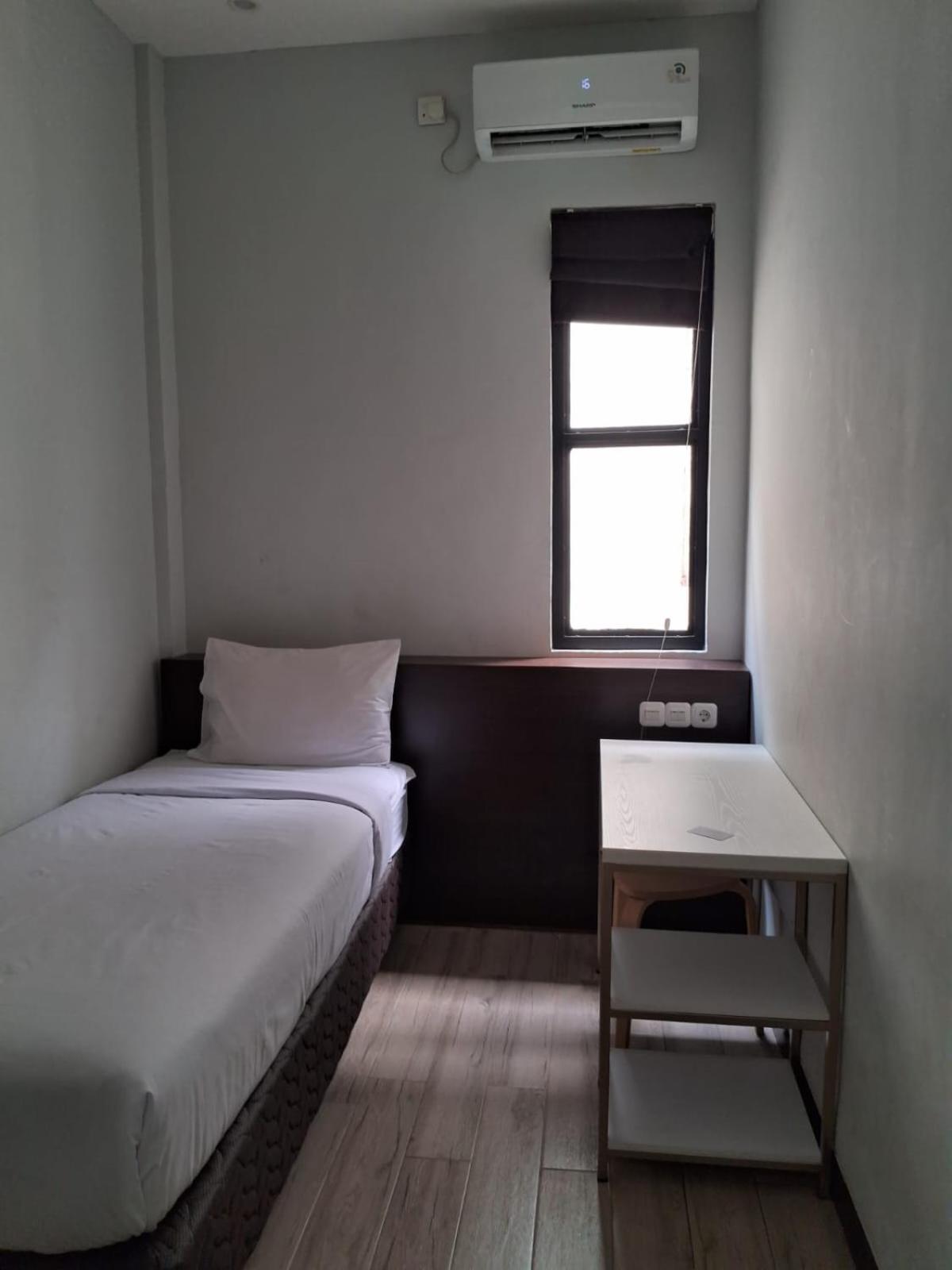 Circle One Hotel Palembang Buitenkant foto